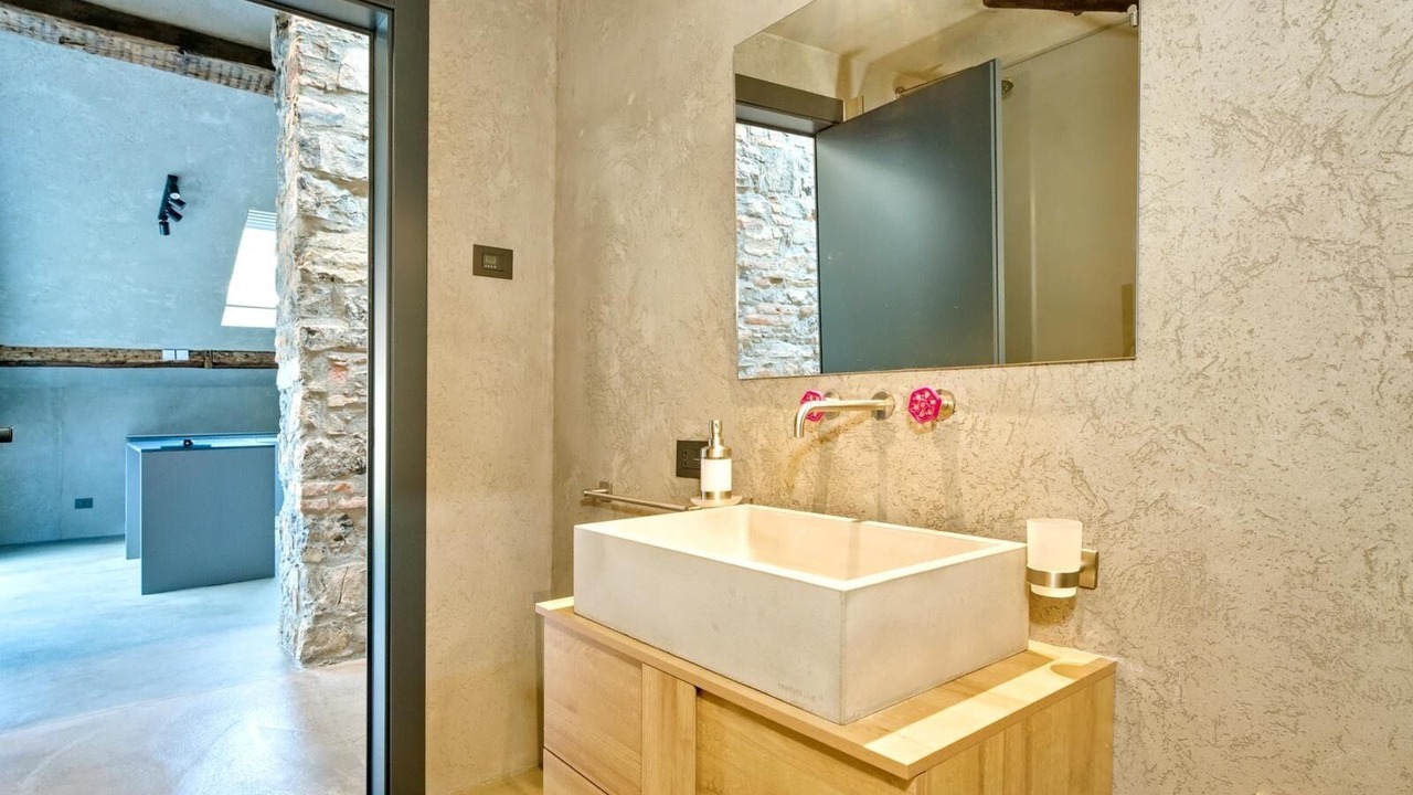 Photo of Bathroom in Como City Centre