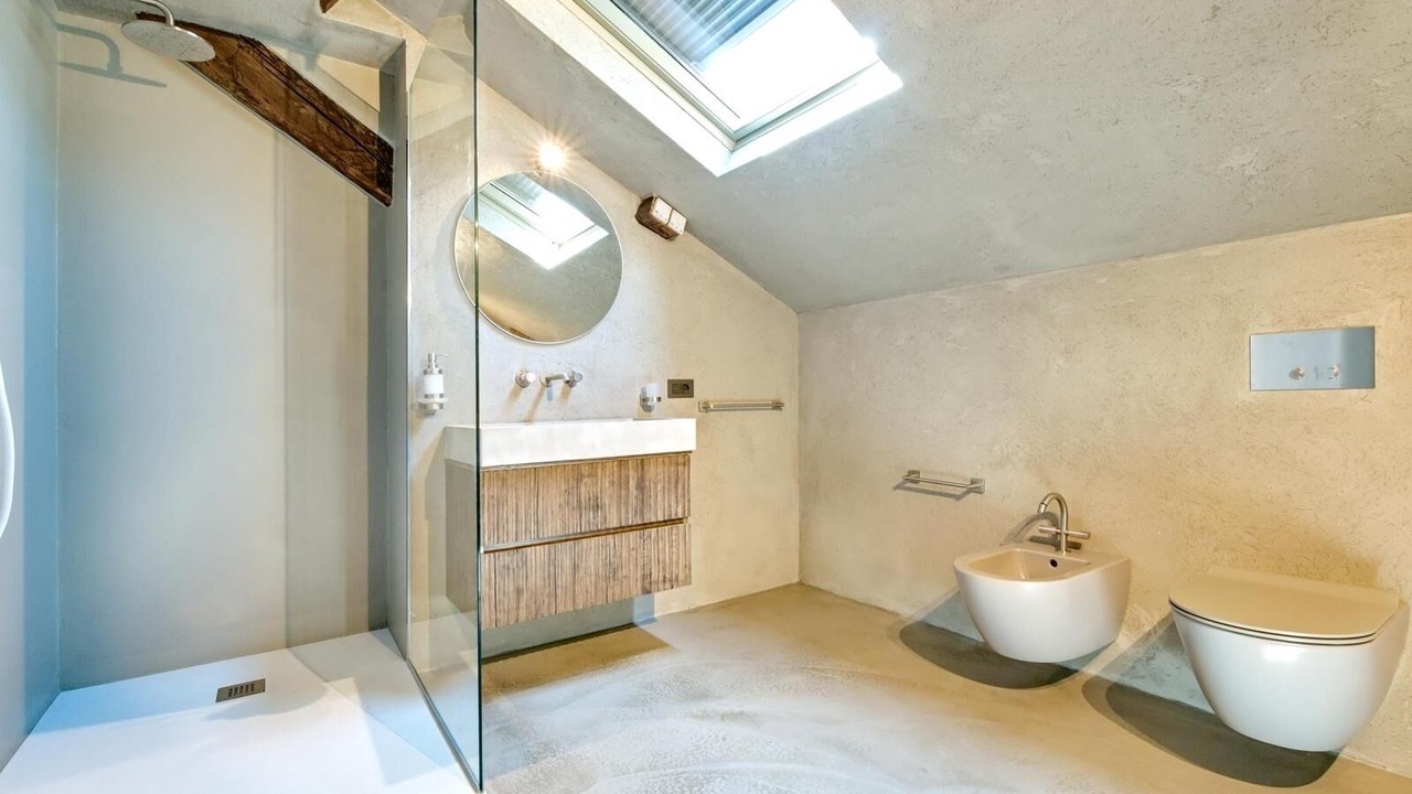 Photo of Bathroom in Como City Centre