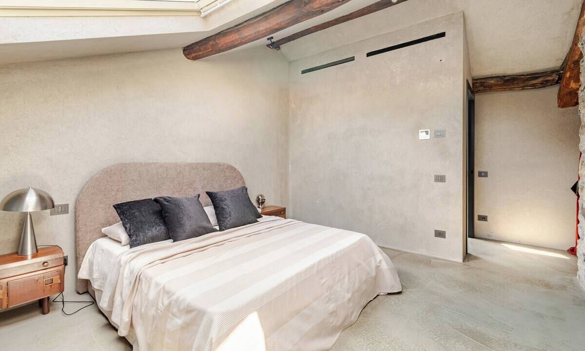 Photo of Bedroom in Como City Centre