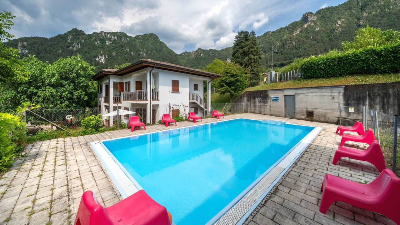 Photo of Outdoor in Crone