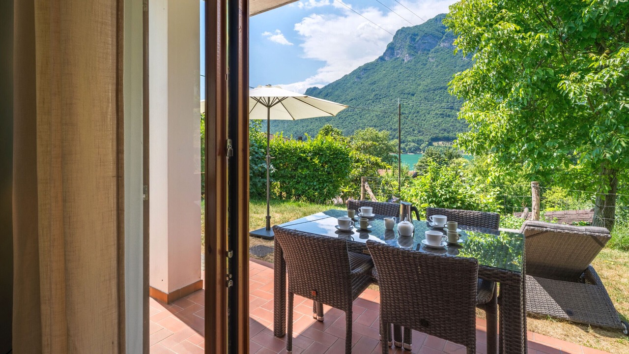 Photo of Outdoor in Crone