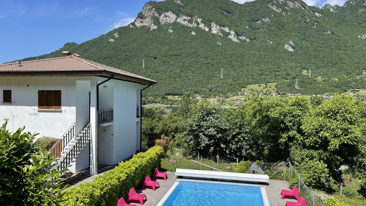 Photo of Outdoor in Crone