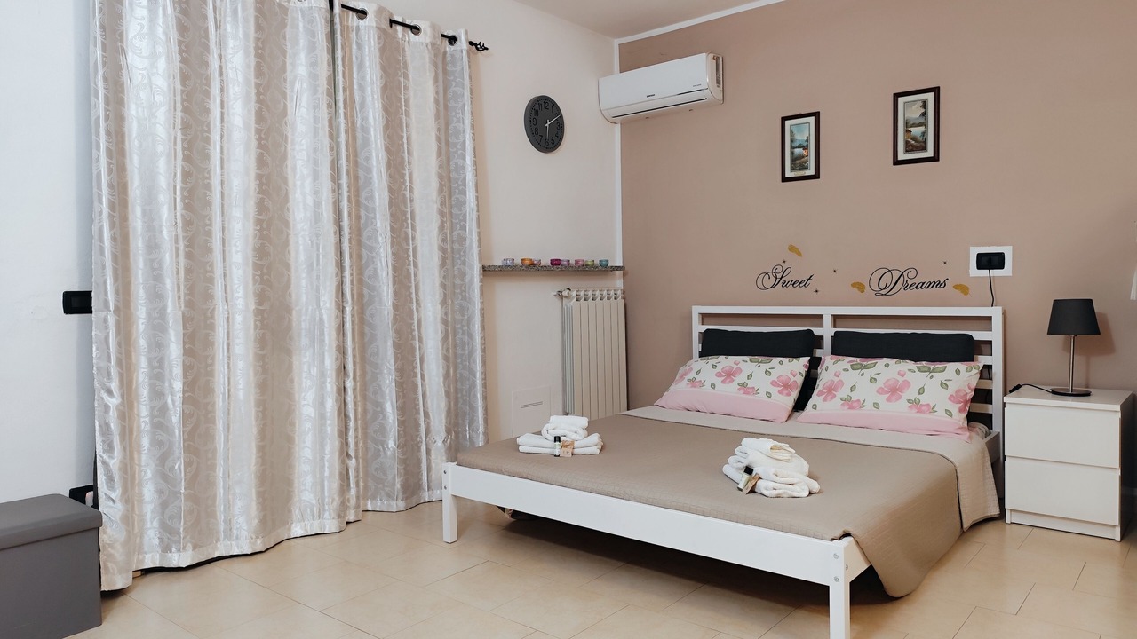 Photo of Bedroom in Villanova d'Ardenghi