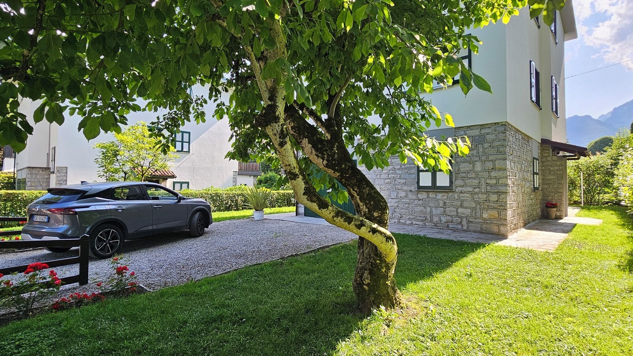 Photo of Outdoor in Maggio