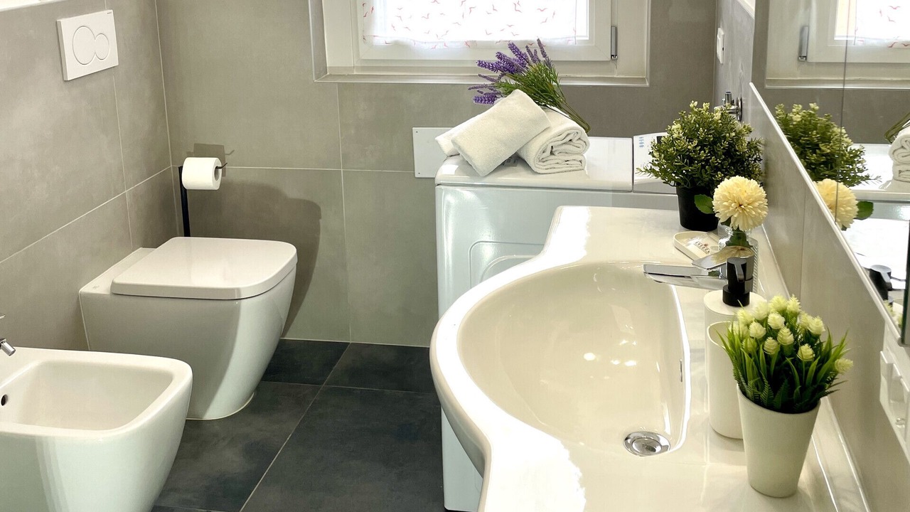 Photo of Bathroom in Rho