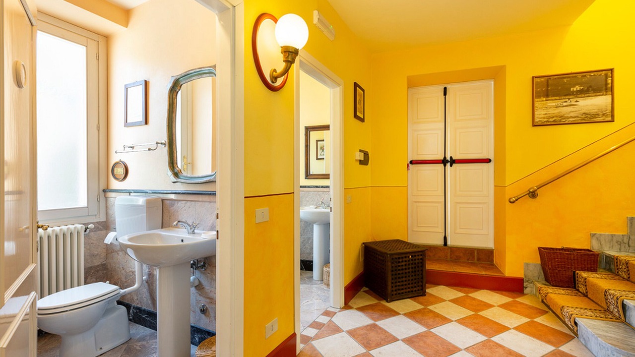 Photo of Bathroom in Calozzo