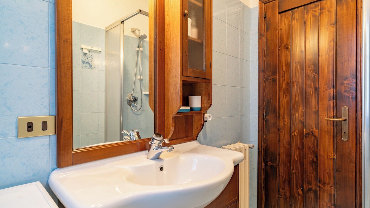 Photo of Bathroom in Cremeno