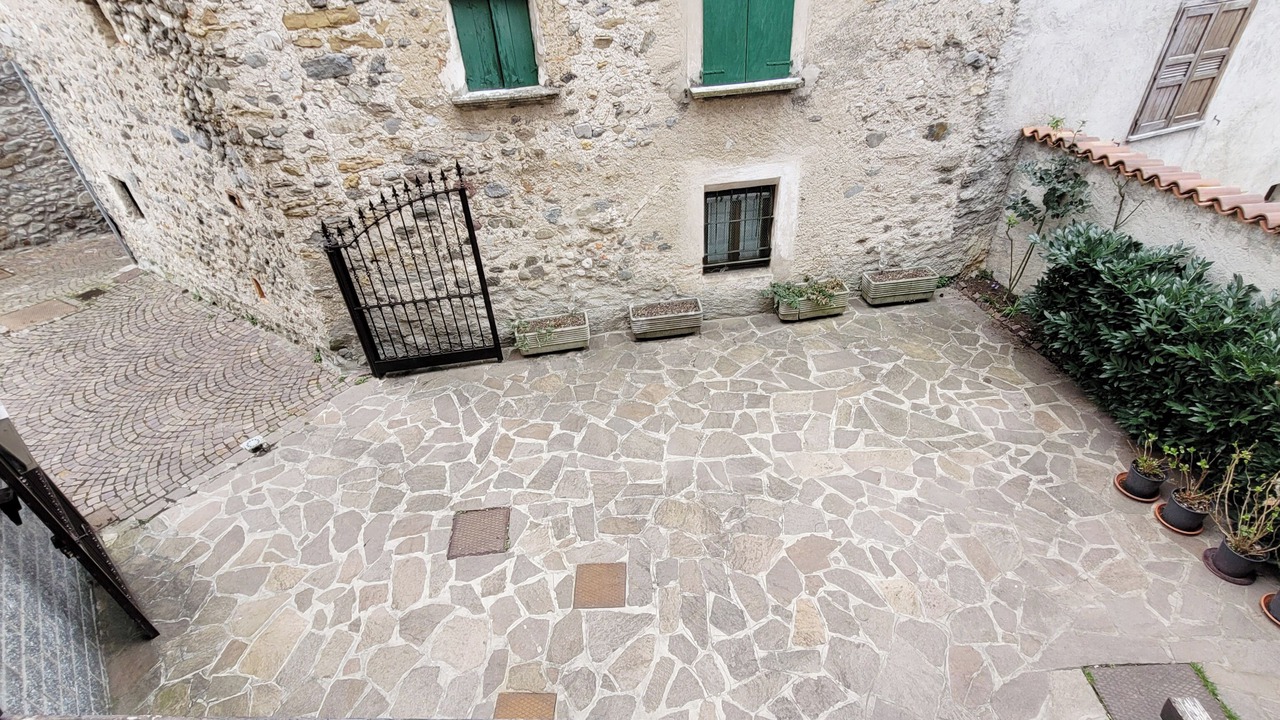Photo of Patio Balcony in Cassina Valsassina