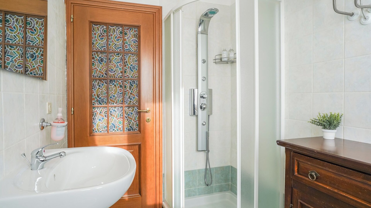 Photo of Bathroom in Cremeno