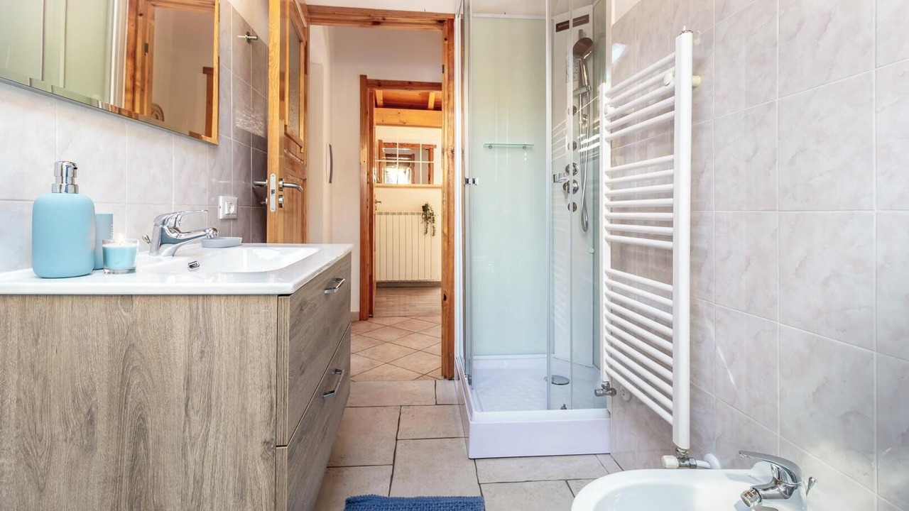 Photo of Bathroom in Brusimpiano