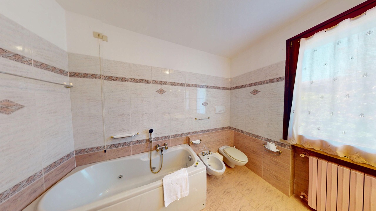 Photo of Bathroom in Crociale