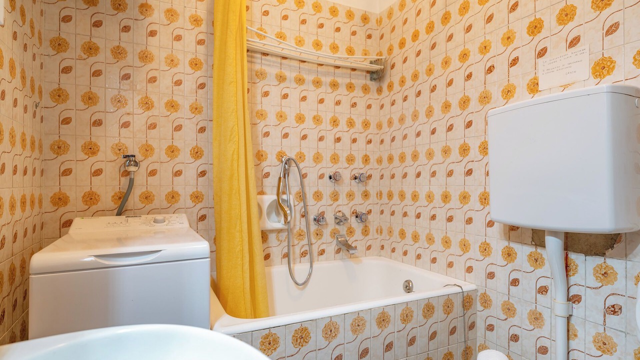 Photo of Bathroom in Moggio