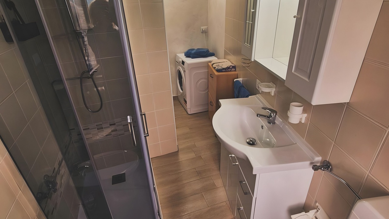 Photo of Bathroom in Cino