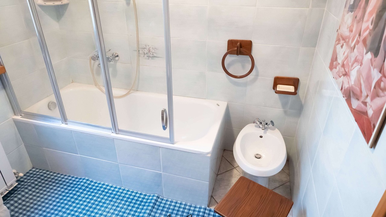 Photo of Bathroom in Brusimpiano
