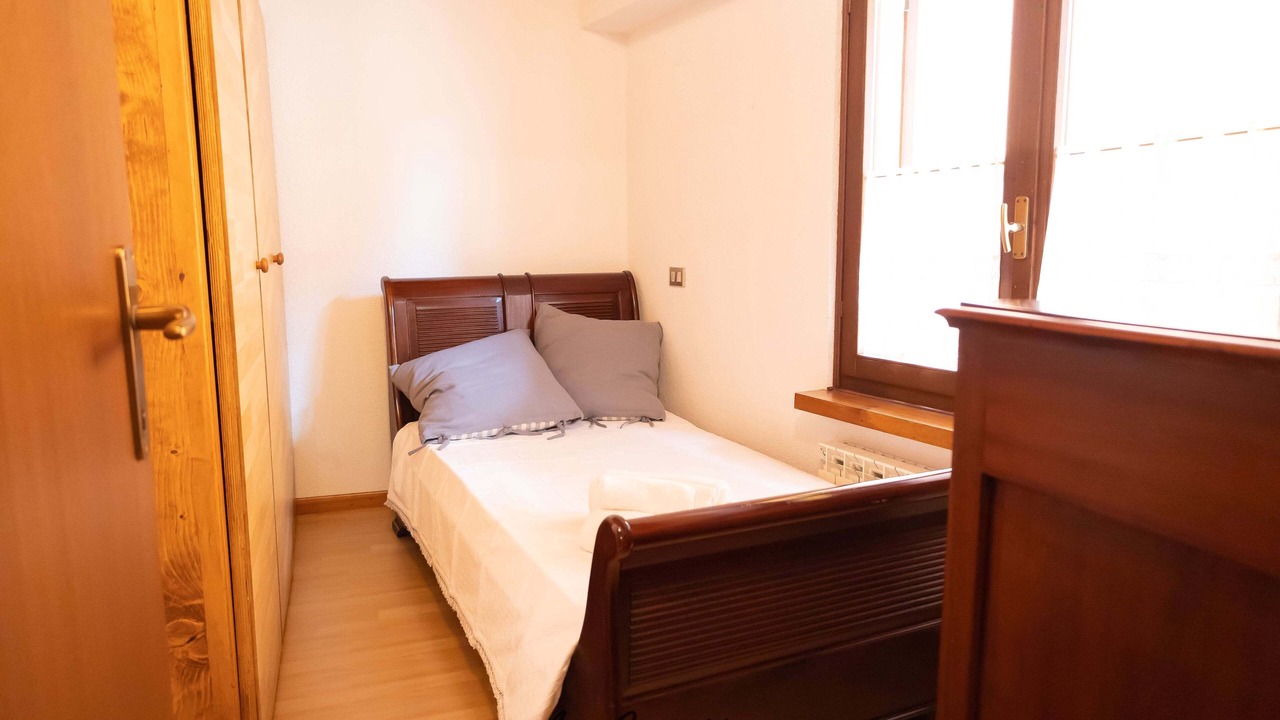 Photo of Bedroom in Brusimpiano