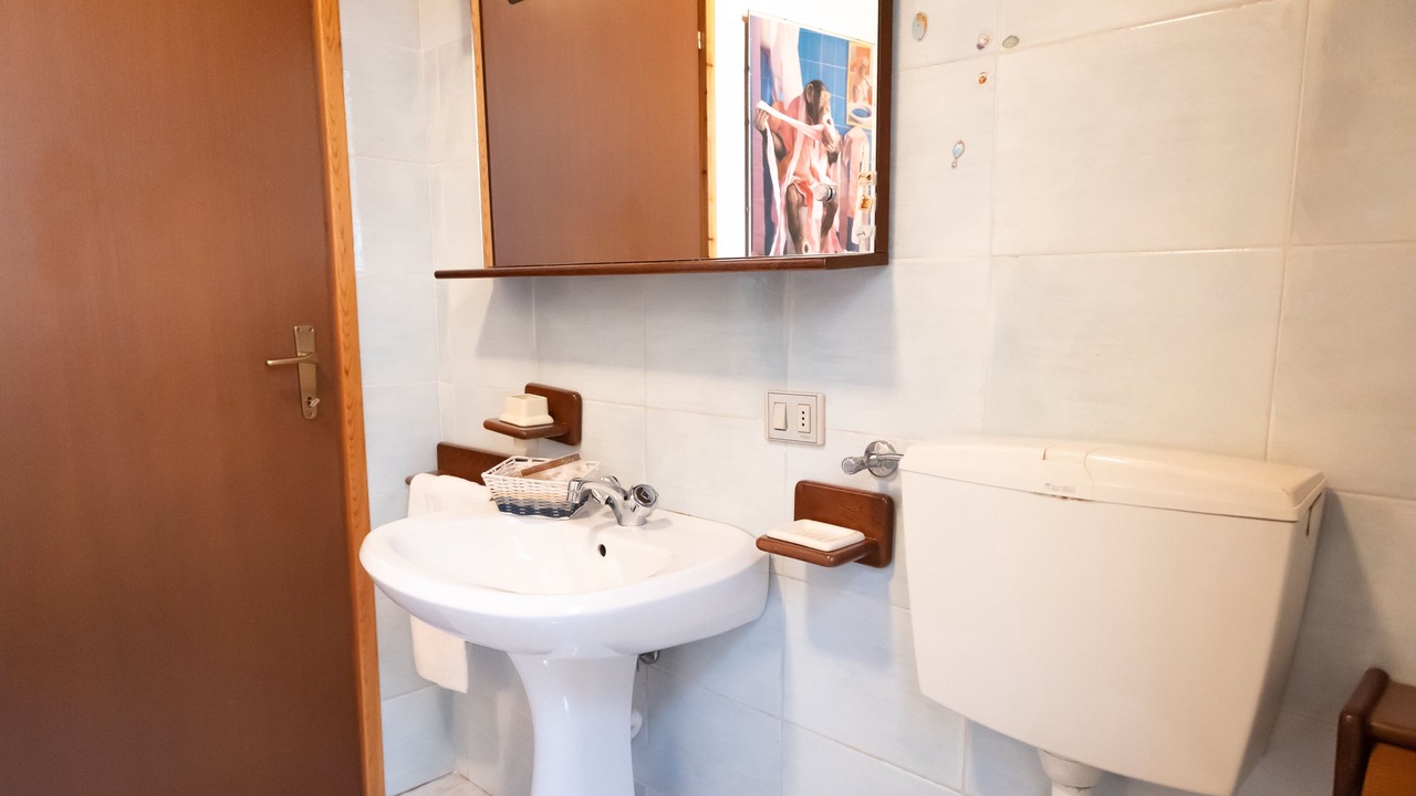 Photo of Bathroom in Brusimpiano