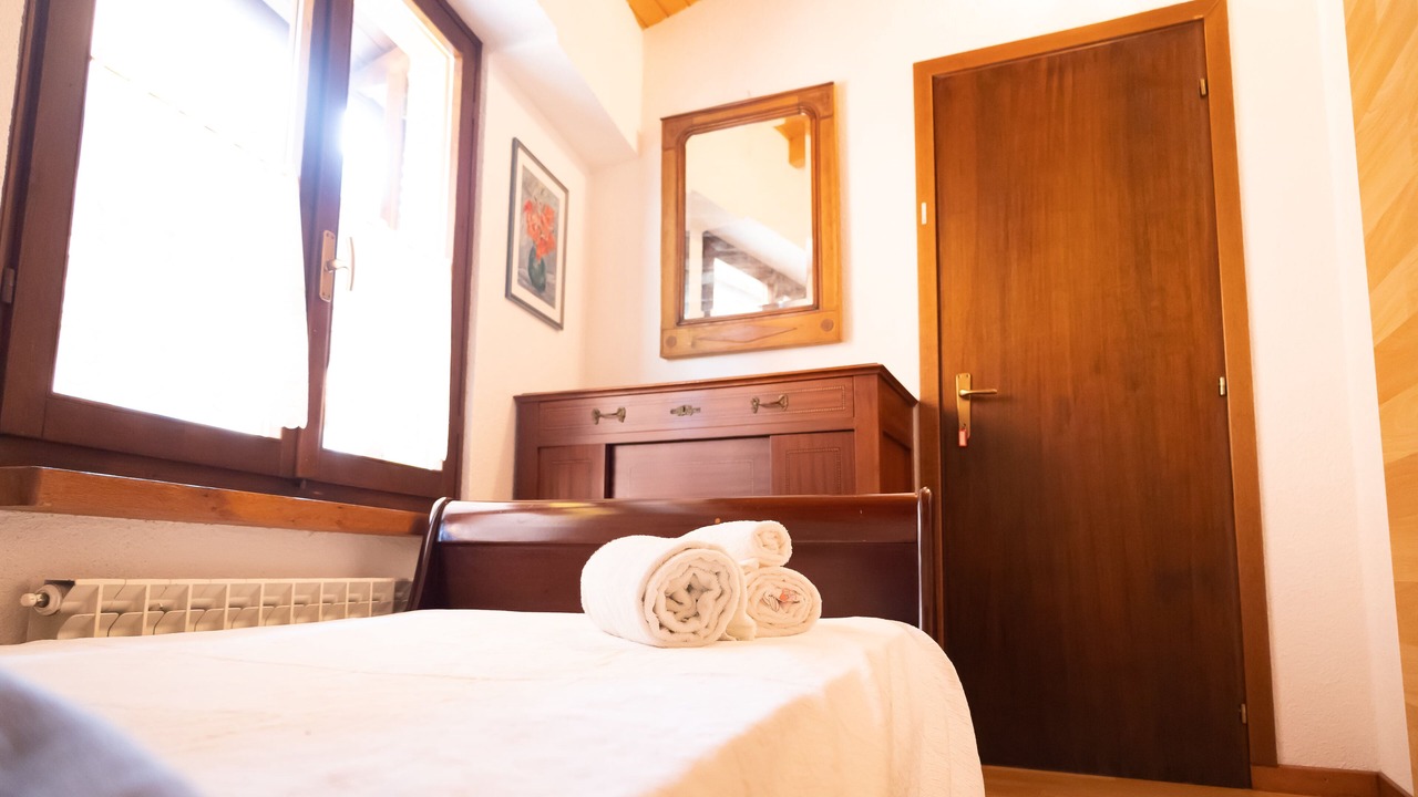 Photo of Bedroom in Brusimpiano