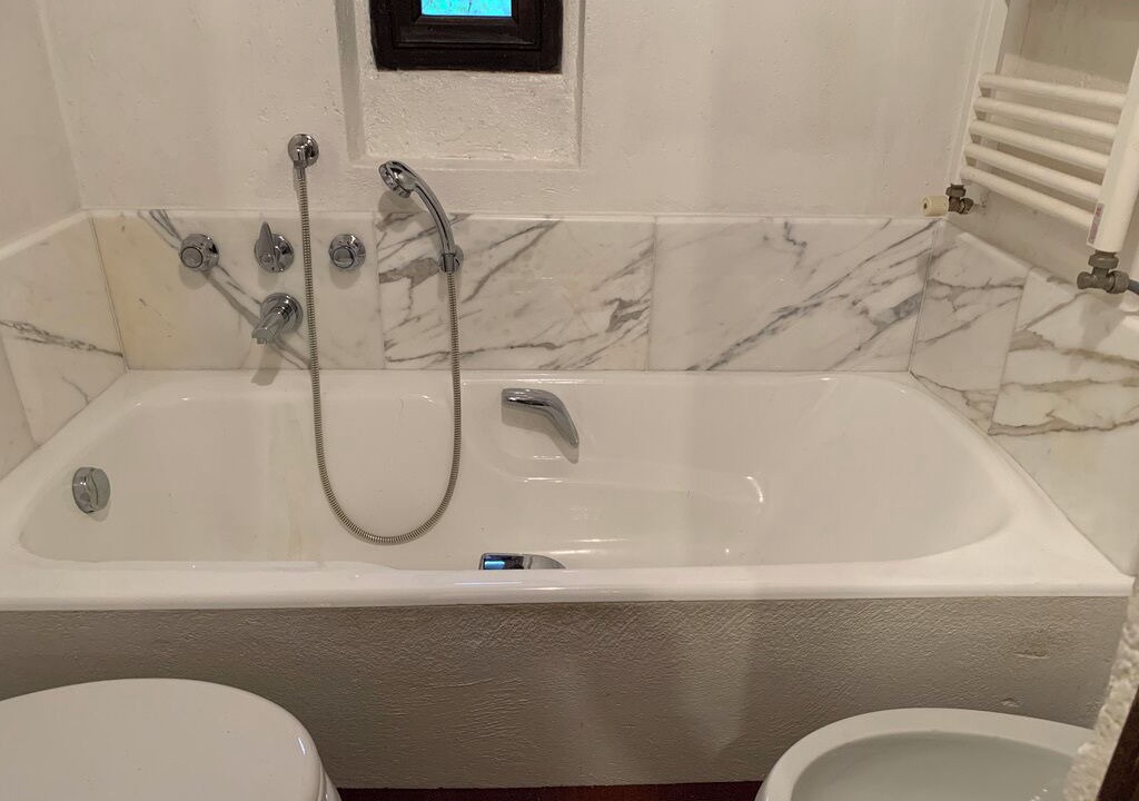 Photo of Bathroom in Vernate