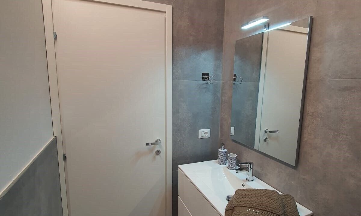 Photo of Bathroom in Magenta