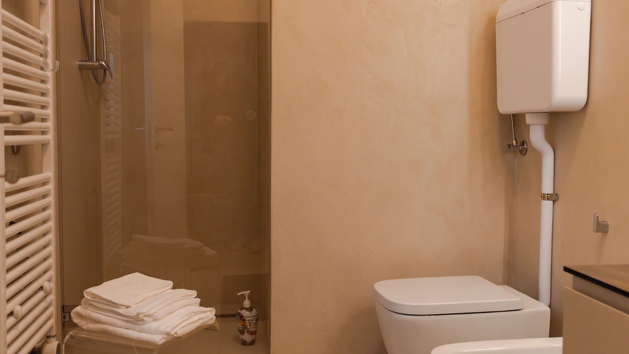 Photo of Bathroom in Roe