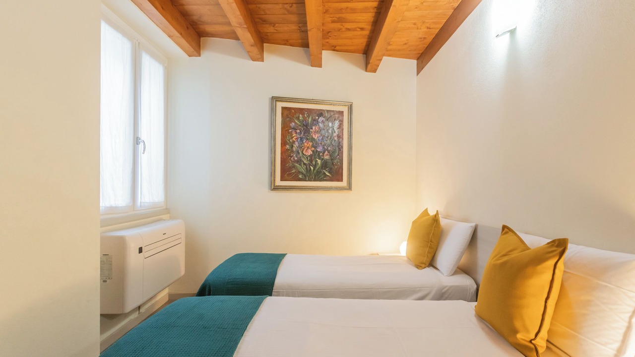Photo of Bedroom in Como City Centre