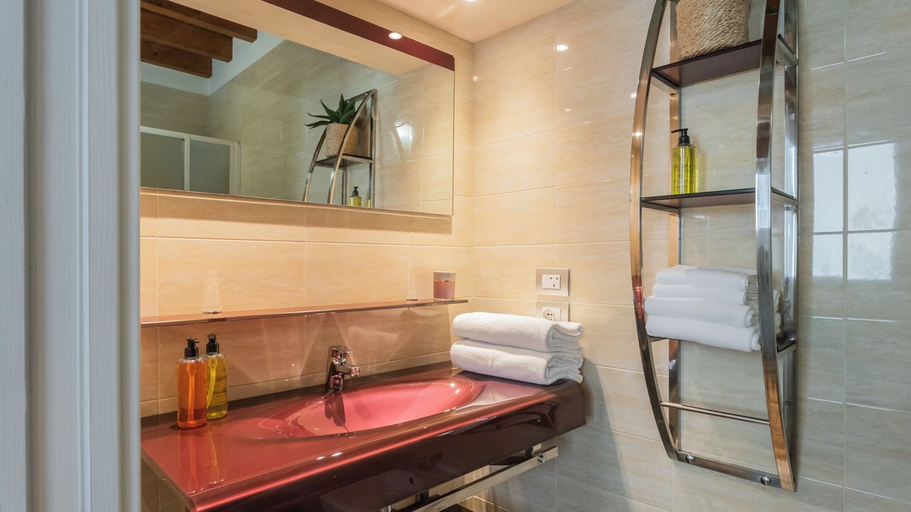Photo of Bathroom in Como City Centre