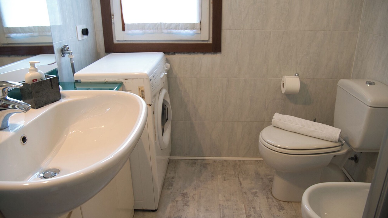 Photo of Bathroom in Cremeno