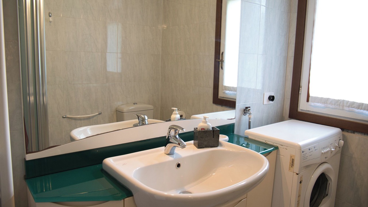 Photo of Bathroom in Cremeno