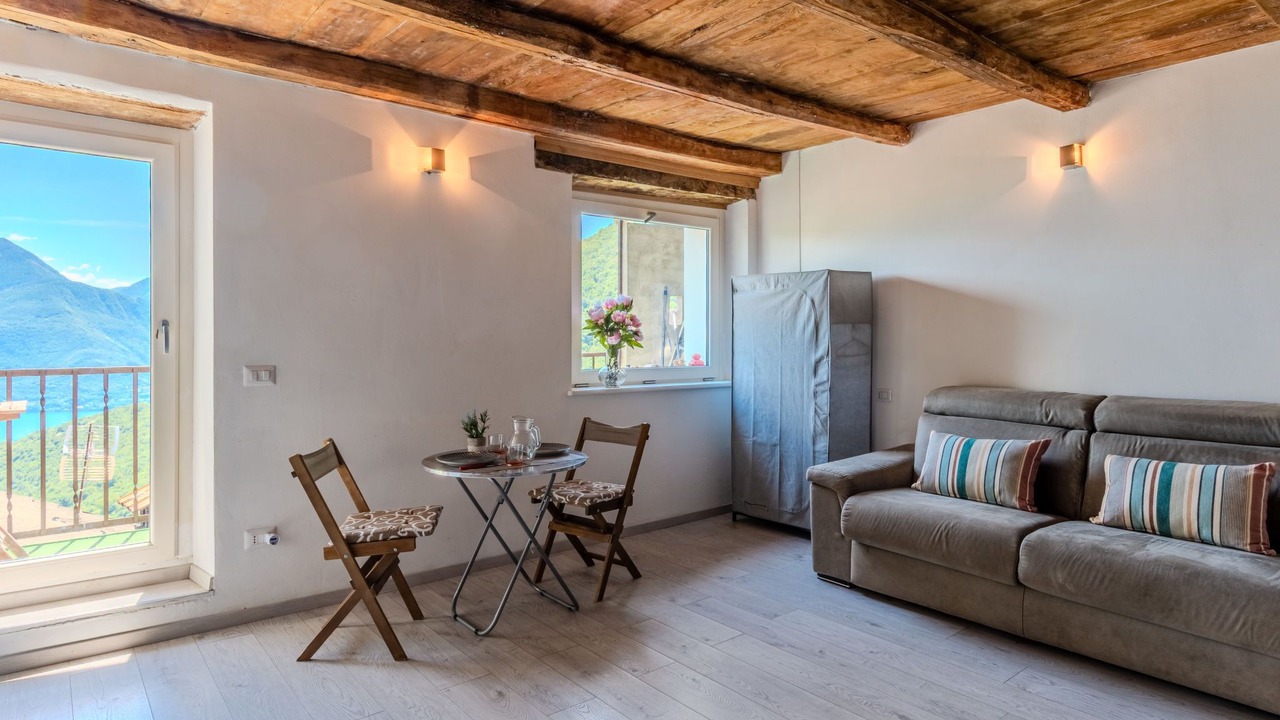 Photo of Livingroom in Dosso del Liro