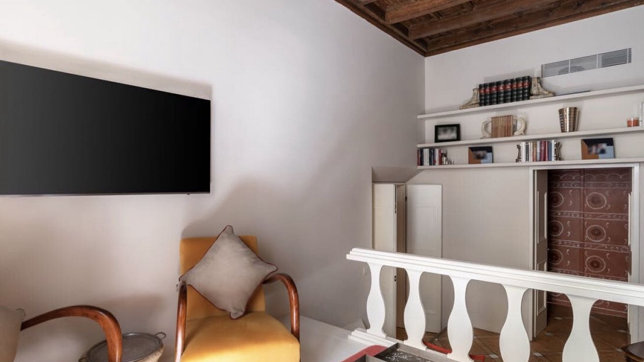 Photo of Livingroom in Tricolore