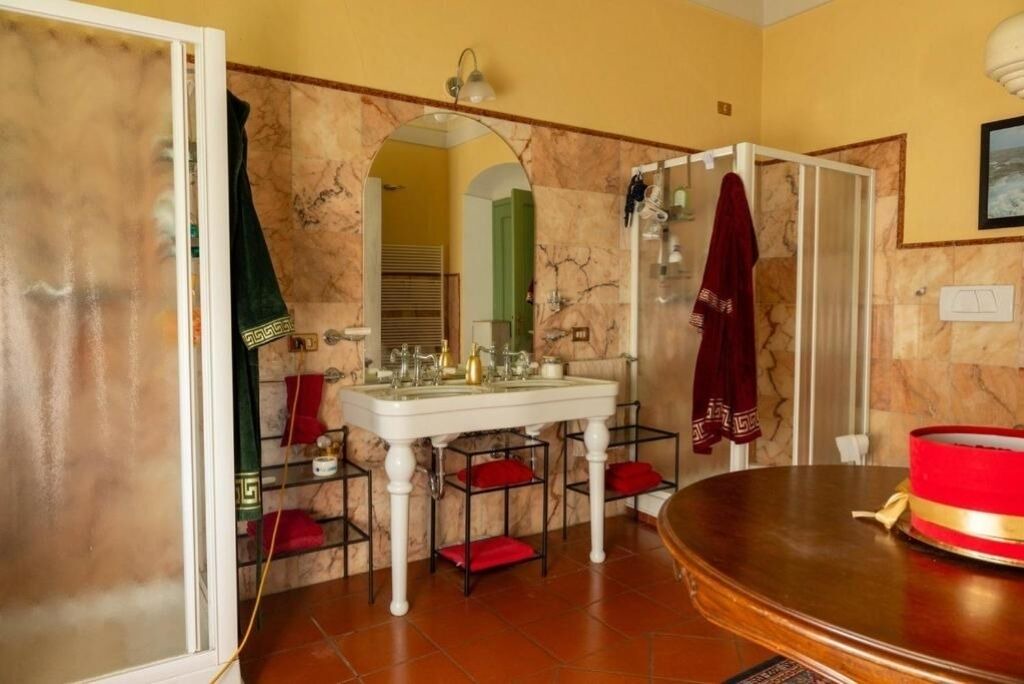 Photo of Bathroom in Goito