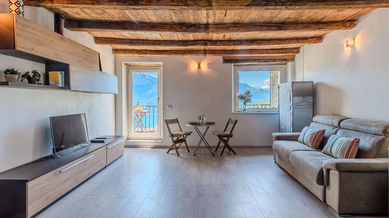 Photo of Bedroom in Dosso del Liro