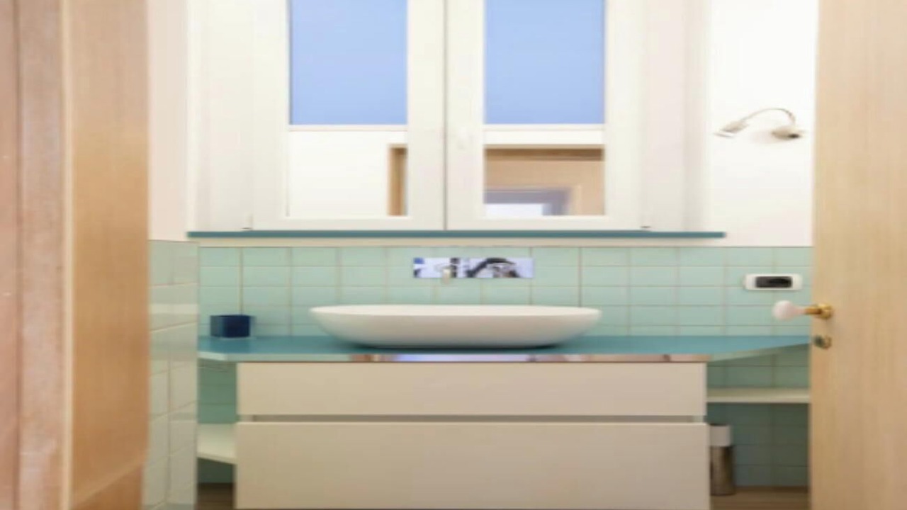 Photo of Bathroom in Magenta