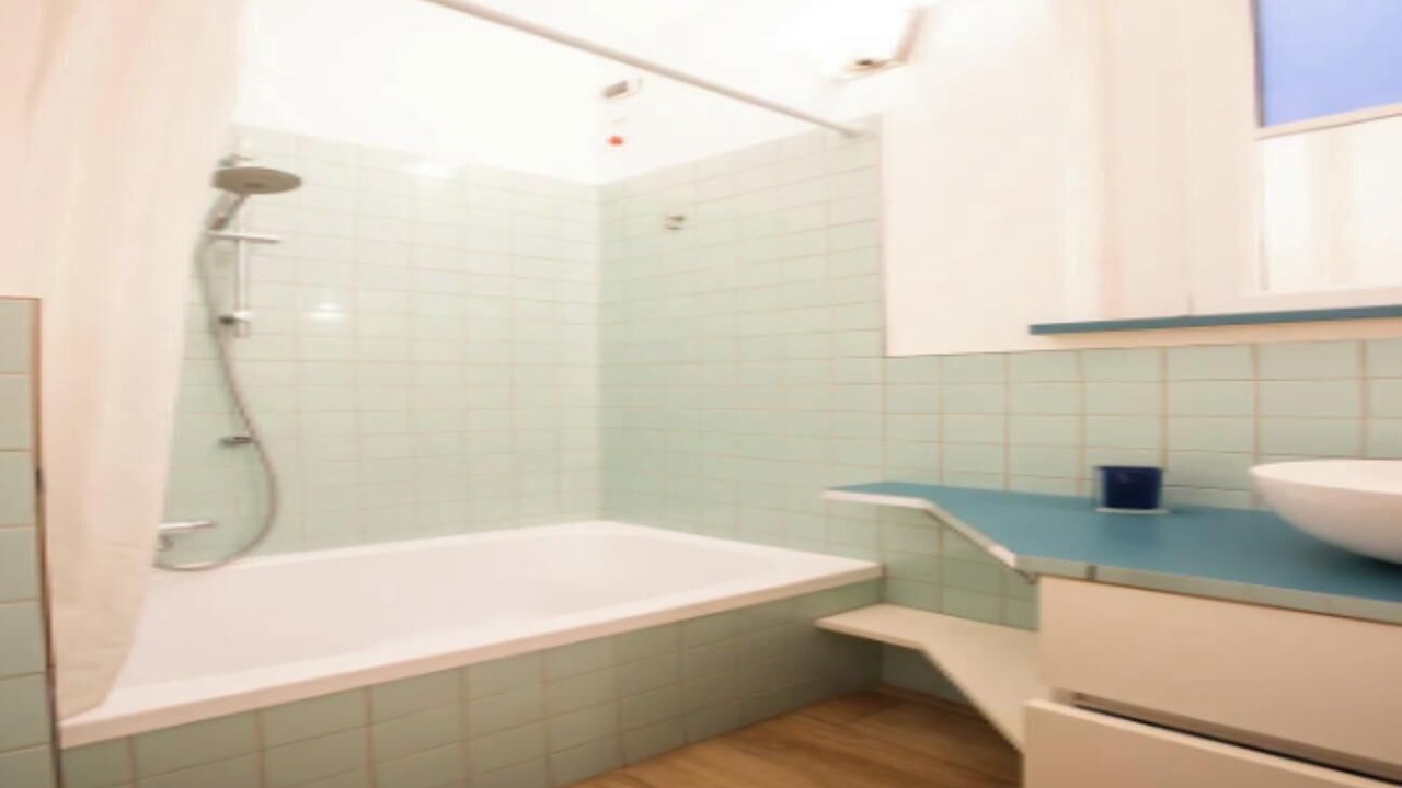 Photo of Bathroom in Magenta