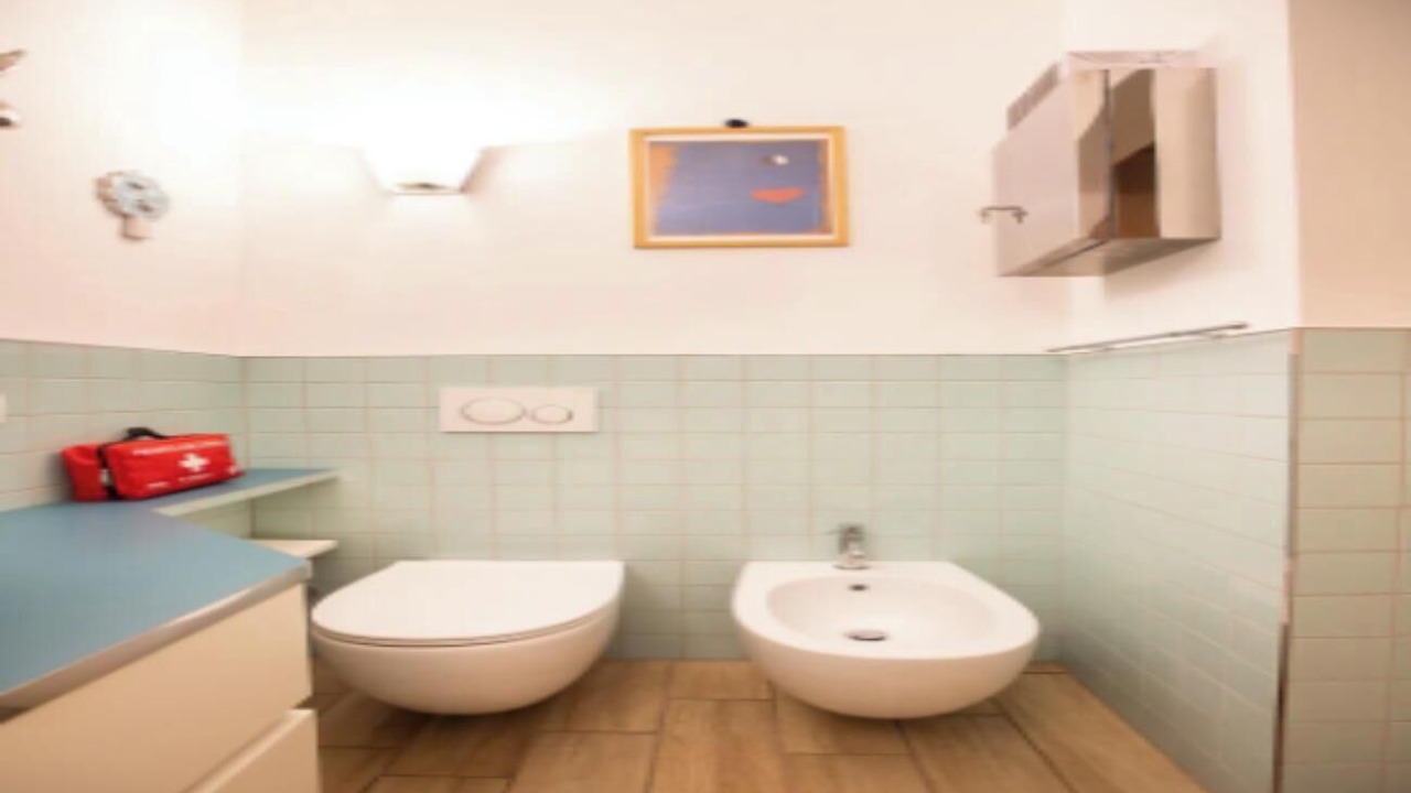 Photo of Bathroom in Magenta