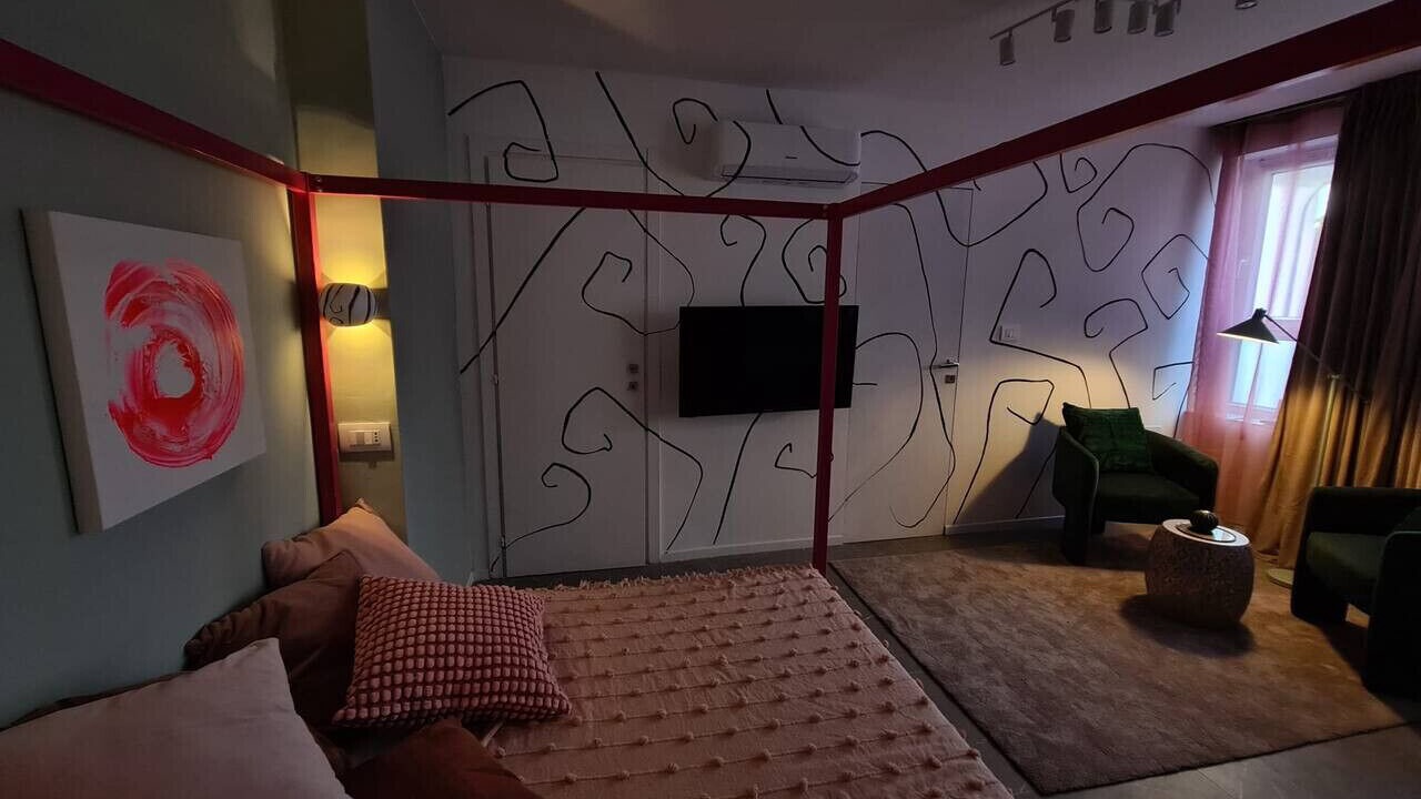 Photo of Bedroom in Magenta