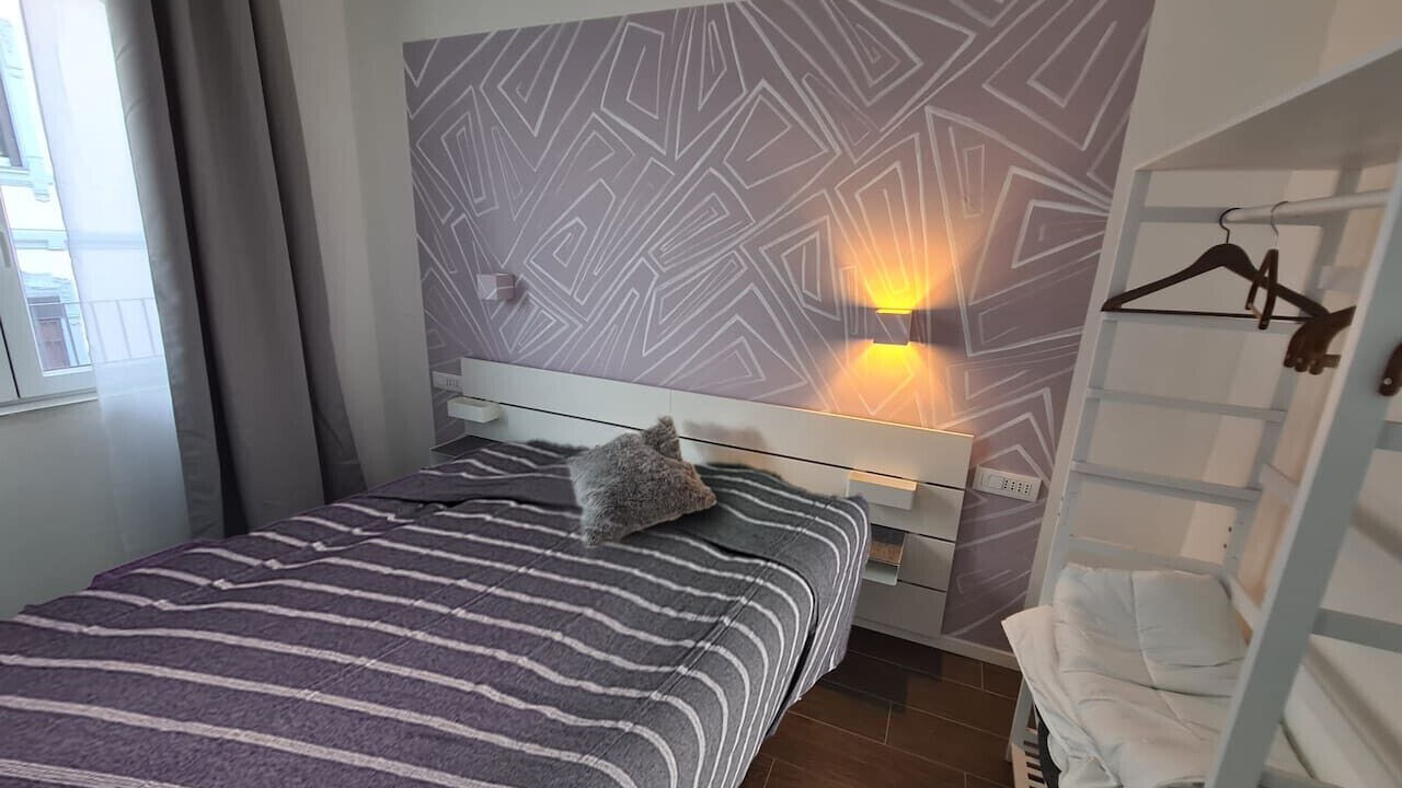 Photo of Bedroom in Magenta