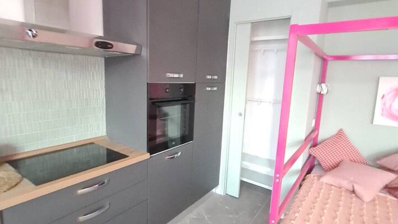 Photo of Bedroom in Magenta