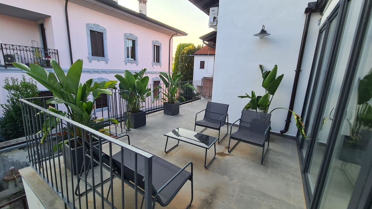 Photo of Patio Balcony in Magenta