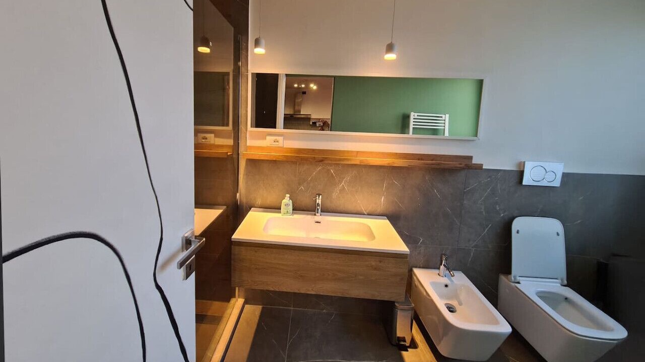 Photo of Bathroom in Magenta