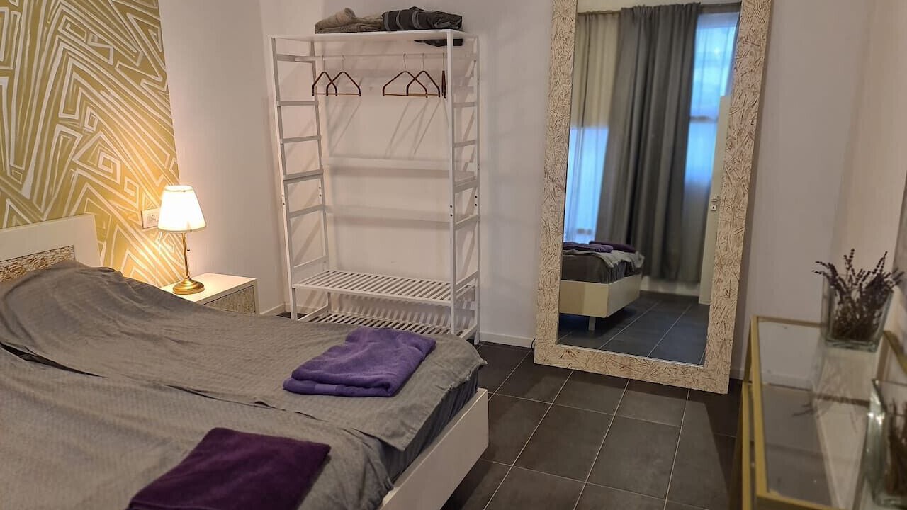 Photo of Bedroom in Magenta