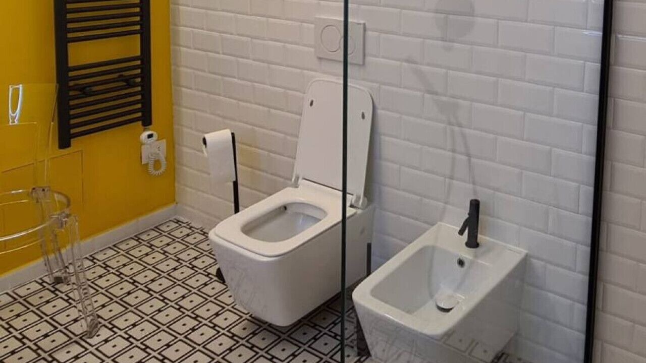 Photo of Bathroom in Magenta