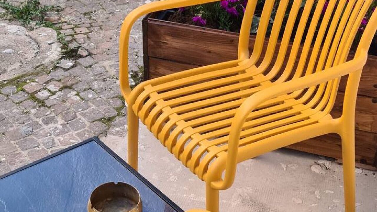 Photo of Patio Balcony in Magenta