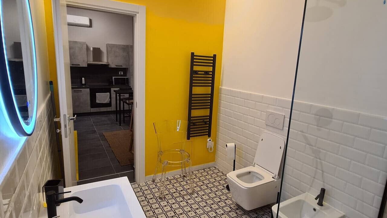 Photo of Bathroom in Magenta