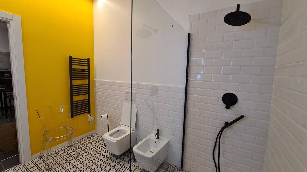 Photo of Bathroom in Magenta