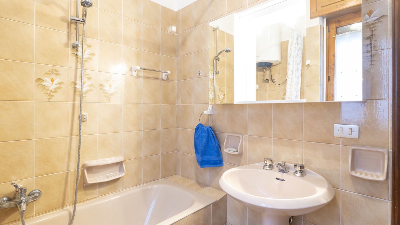 Photo of Bathroom in Cataeggio