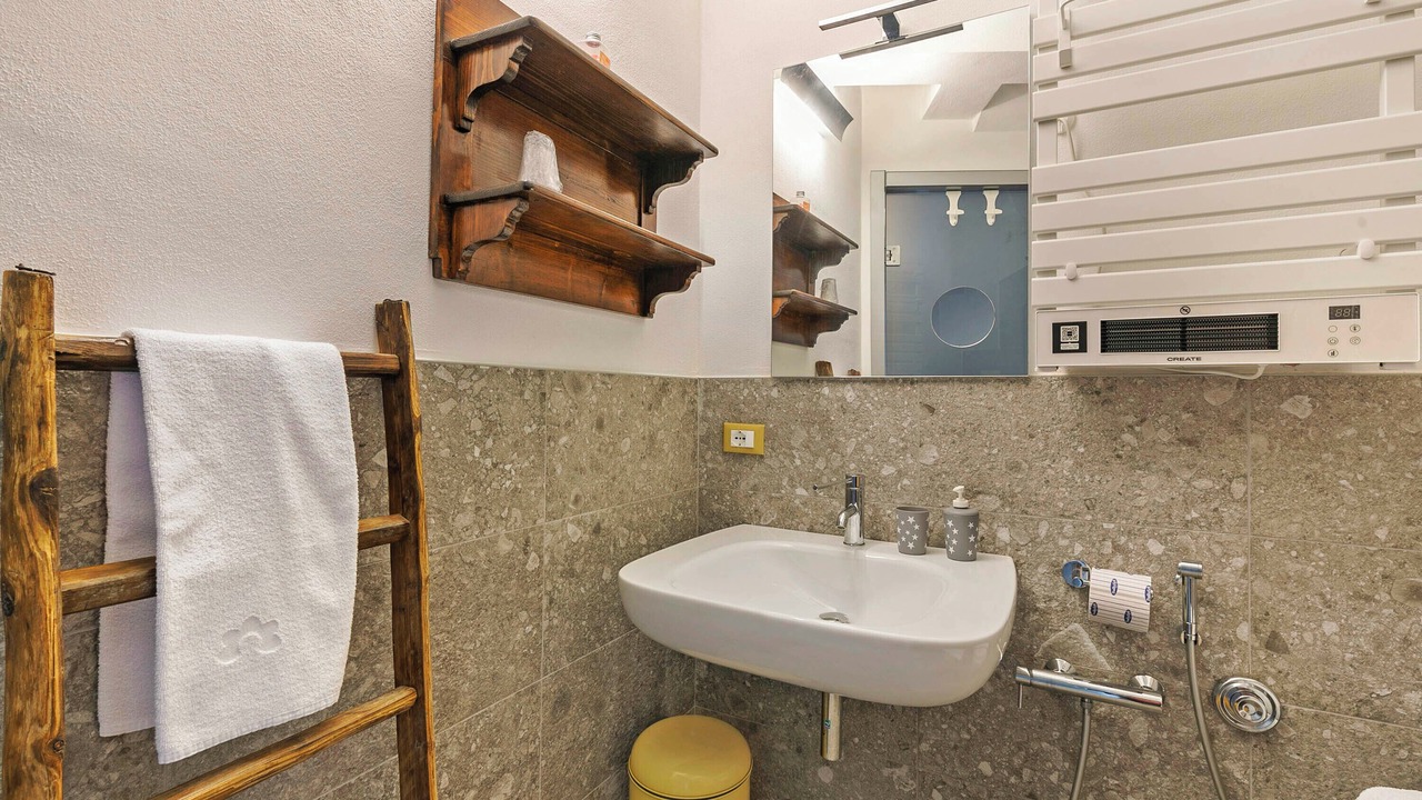 Photo of Bathroom in Cunettone-villa