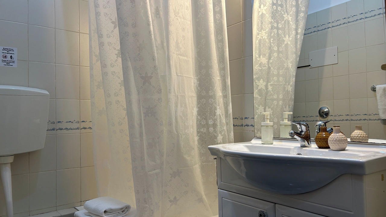 Photo of Bathroom in Lallio