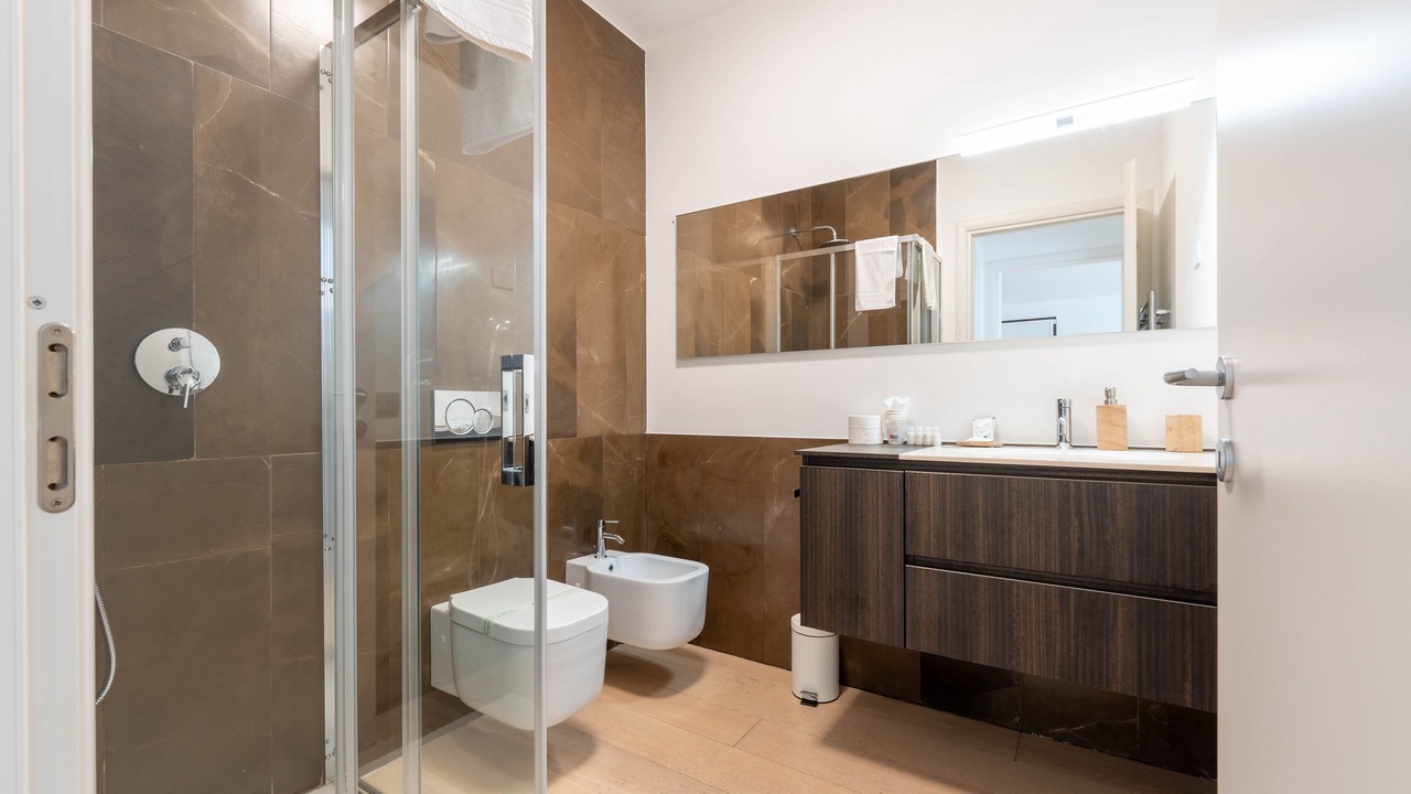 Photo of Bathroom in Tricolore