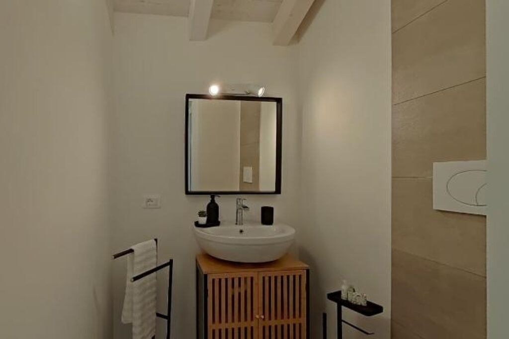Photo of Bathroom in Sale Marasino